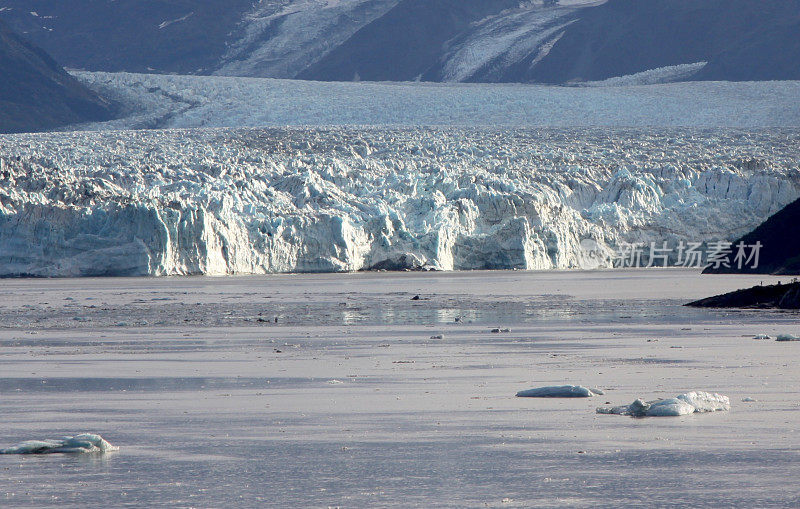 哈伯德冰川表面