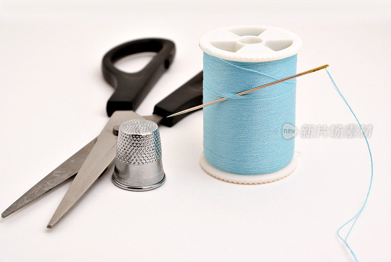 缝纫equipment-scissors、顶针、针、线