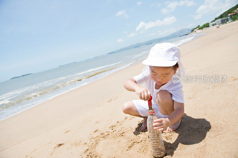 在海滩上玩得开心吗