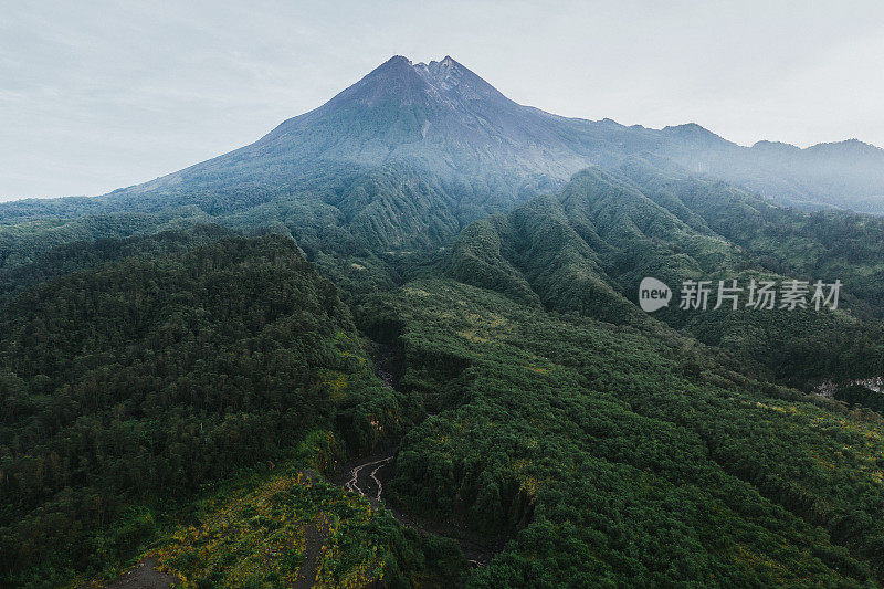 爪哇默拉皮火山鸟瞰图