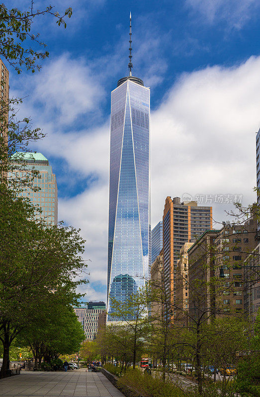 世界贸易中心和曼哈顿摩天大楼的纽约城市景观，纽约，美国