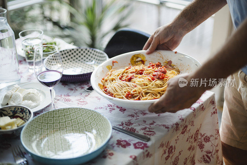 意大利面条吃晚饭