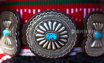 复古西南美洲本土银和绿松石带，特写