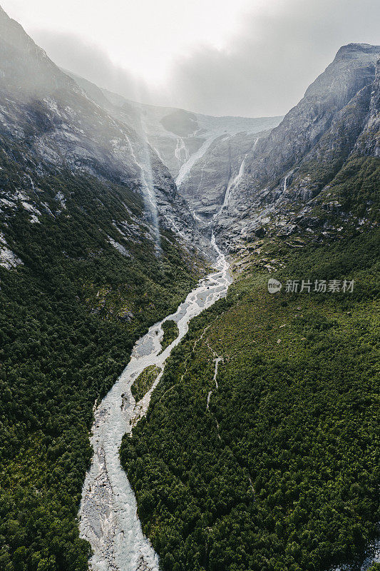挪威瀑布鸟瞰图