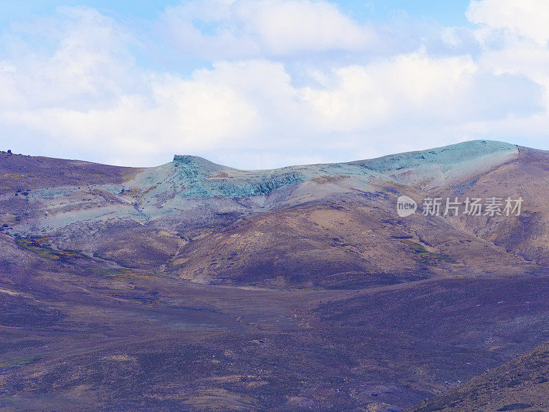 智利安第斯山脉中部的一个有铜矿的地区