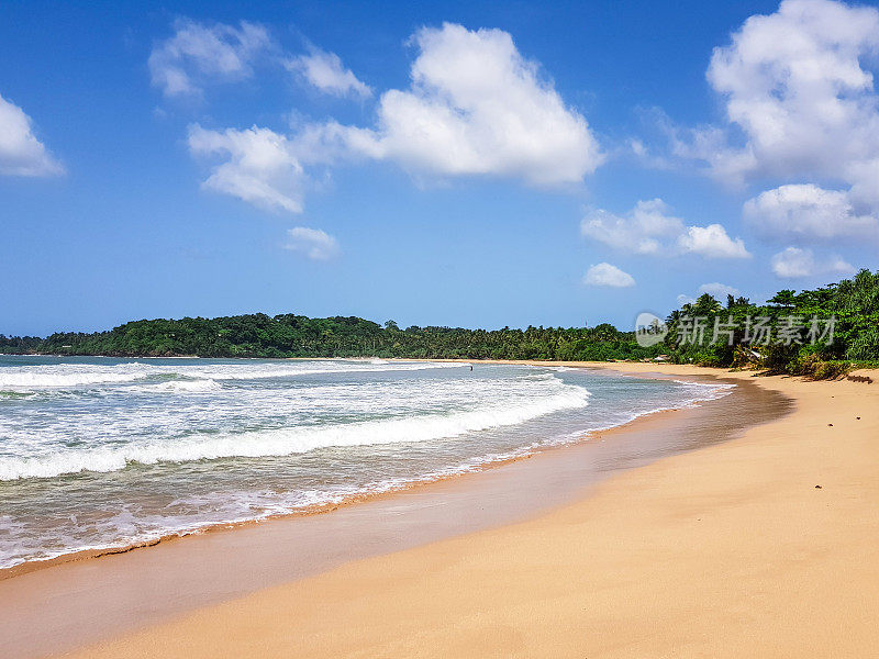 斯里兰卡南部塔拉拉的田园诗般的海滩