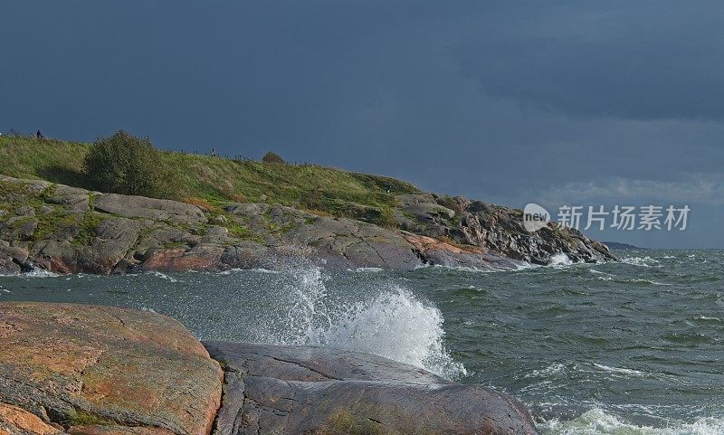 波涛汹涌的海面