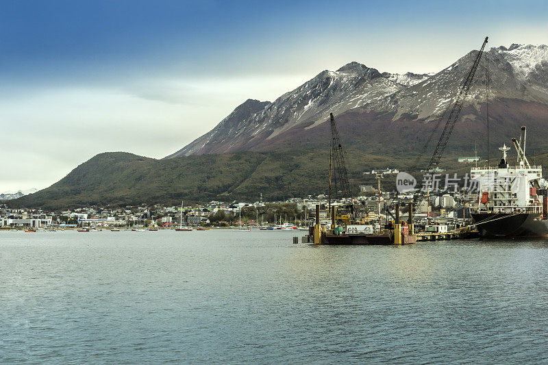 乌斯怀亚港，被称为世界上最南端的城市。阿根廷巴塔哥尼亚火地岛。