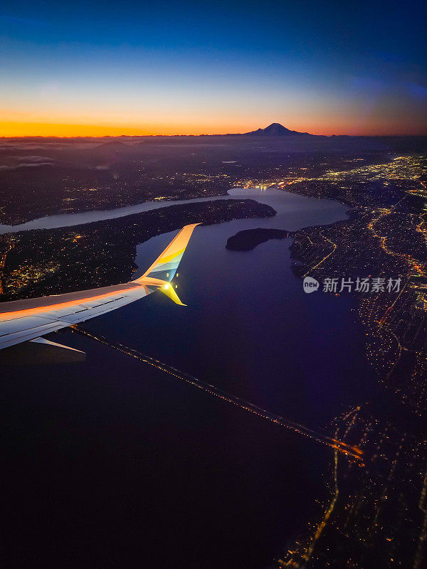 西雅图日出-从飞机上看