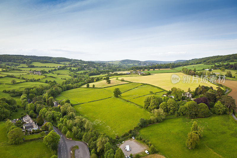 田园诗般的乡村，鸟瞰图，科茨沃尔德英国