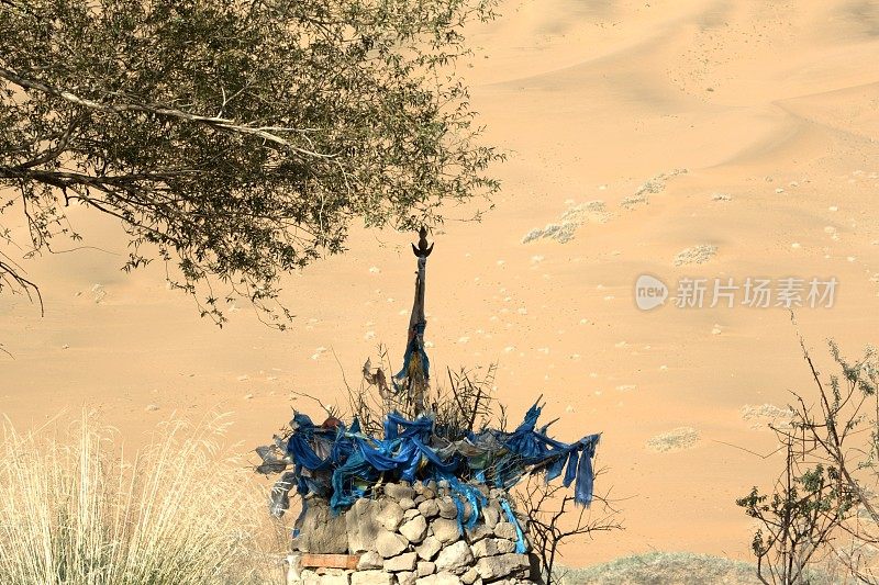 中国内蒙古巴丹吉林沙漠佛教圣地