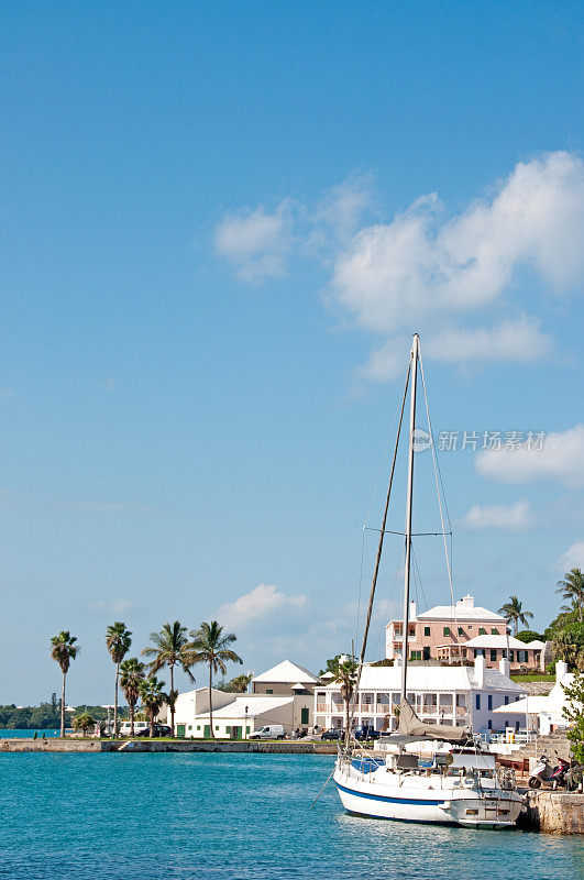 圣乔治港，百慕大…从水里。