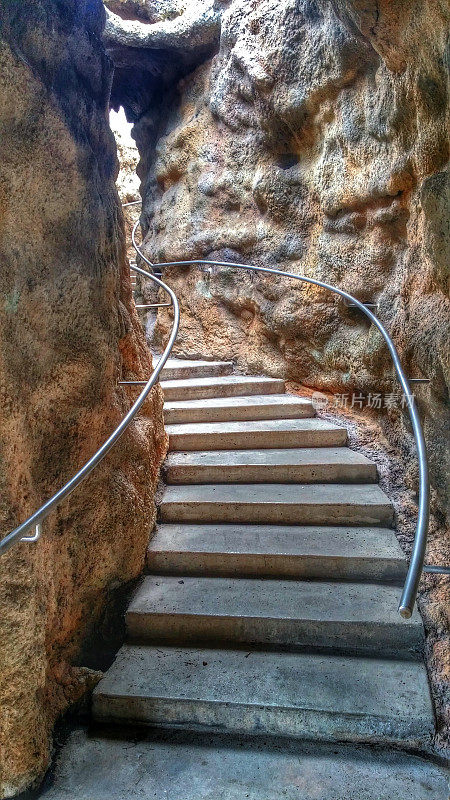 圣安东尼奥德克萨斯河步行弯曲的洞穴楼梯