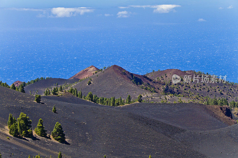 沿着火山路线，拉帕尔马