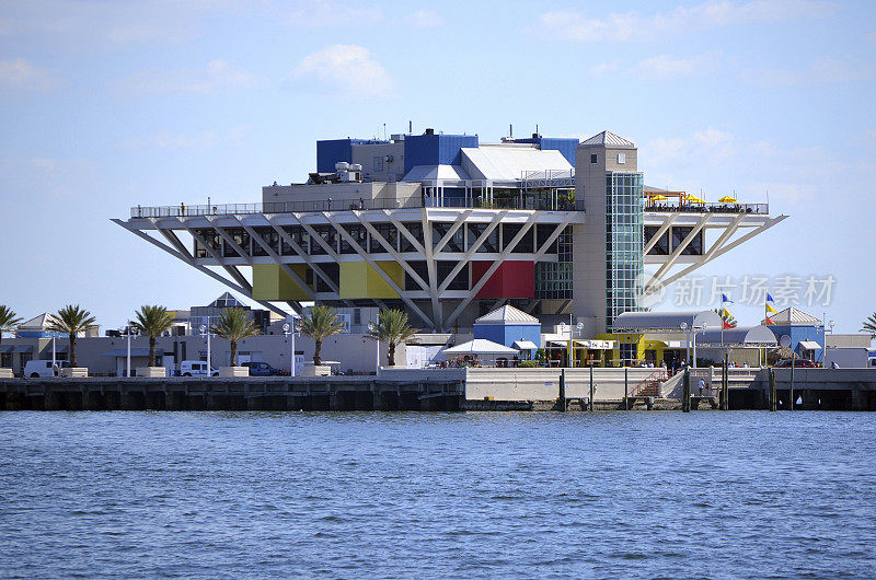 地标性的圣彼得堡佛罗里达码头建于1960年