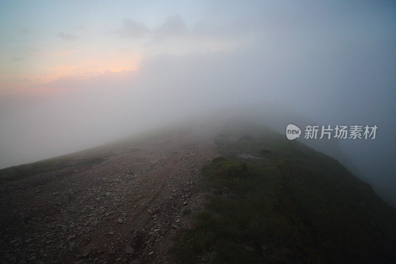 日落在喀尔巴阡山