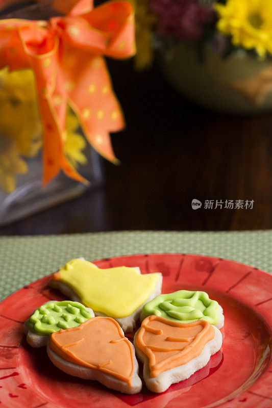 复活节用胡萝卜做成的糖霜饼干