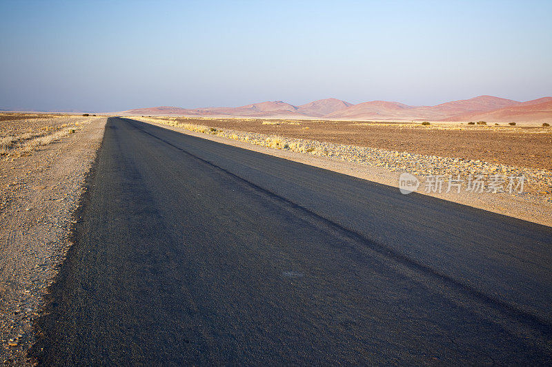 通往纳米比亚Sossusvlei的道路