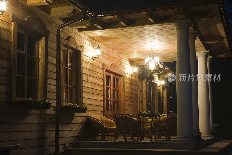 阳台在晚上