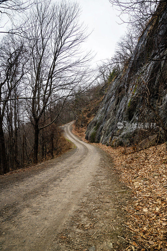 冬天的山路