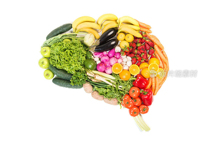 大脑是由孤立在白色背景上的水果和蔬菜组成的
