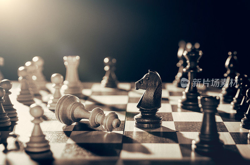 国际象棋金融业务战略概念。