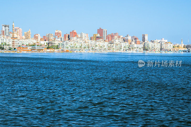 亚历山大的海岸线