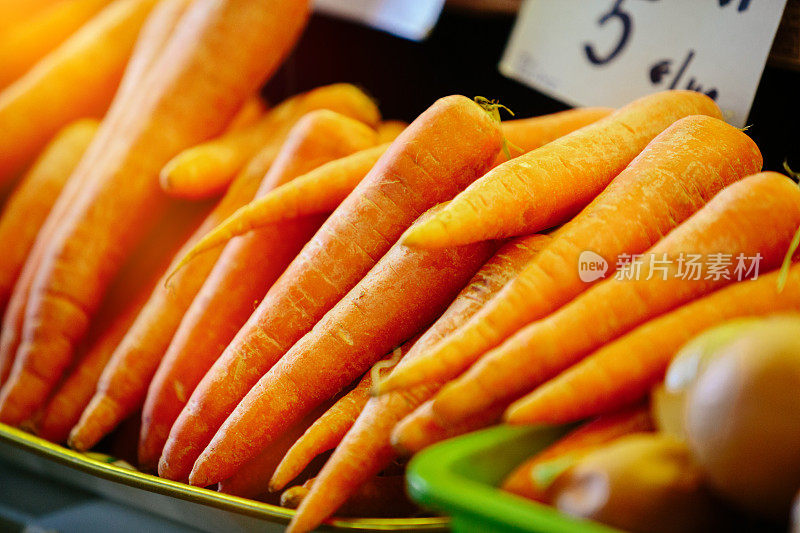 农贸市场的胡萝卜