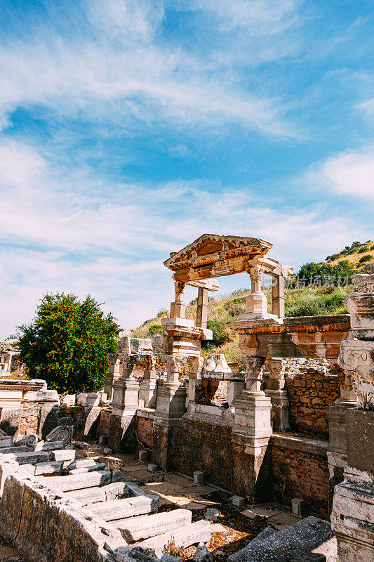 以弗所古城的特莱亚努斯喷泉