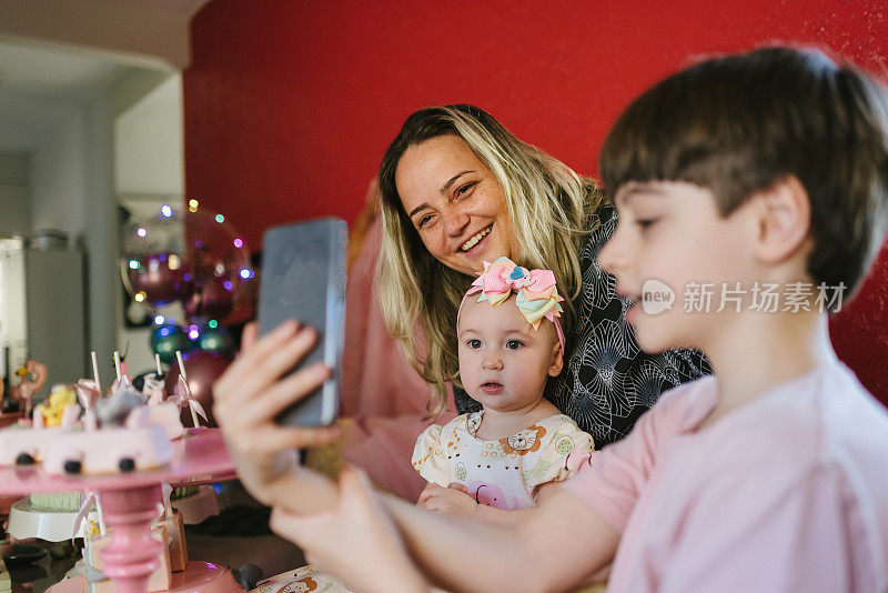 女儿生日的视频通话