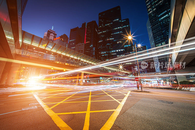 晚上的汽车路线，香港