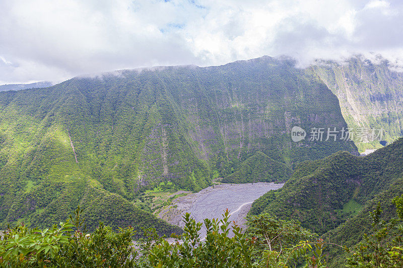 乌尔姆大库德，留尼旺岛，有垂直墙壁的大山谷。