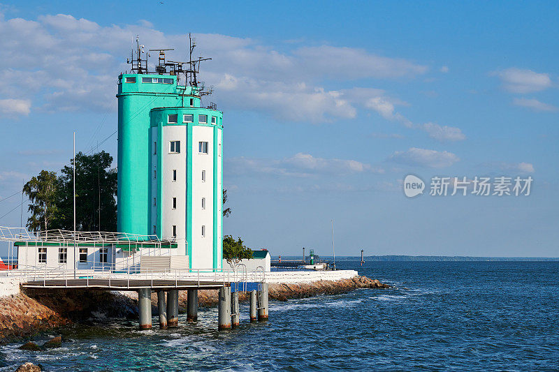 位于波罗的海沿岸的波罗的海导航塔位于巴尔蒂斯克市，海上交通控制用于导航管理
