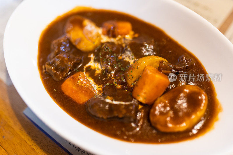 日本炖牛肉非常适合冬天吃