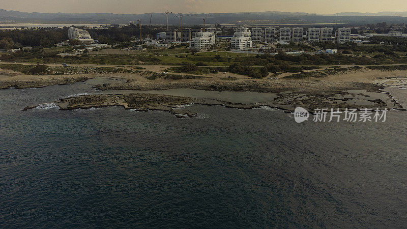 地中海沿岸阿赫济夫地区的全景鸟瞰图
