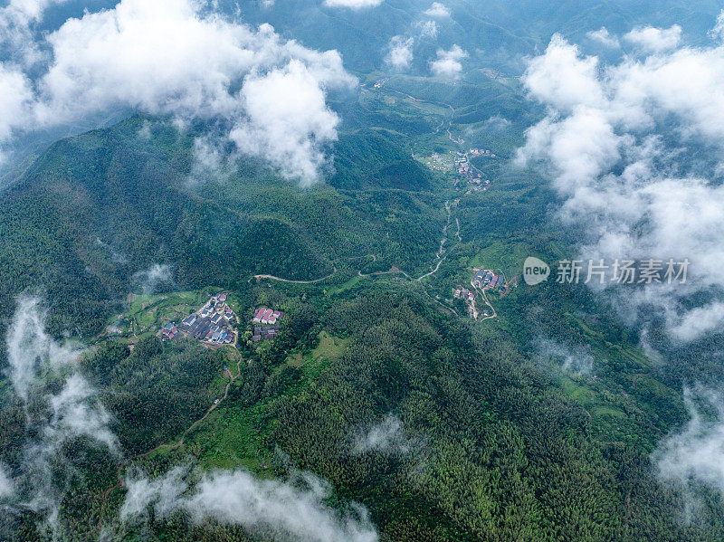 山区风电场云和雾的航空摄影