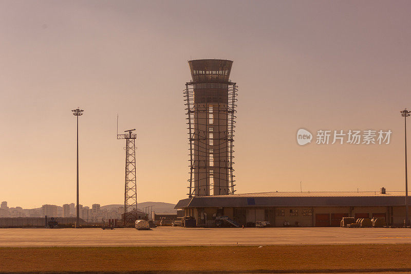 土耳其伊斯坦布尔萨比哈戈克岑机场的新空中交通管制塔