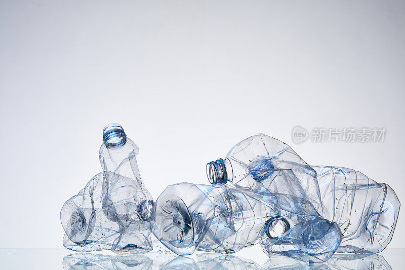 可回收一次性塑料防止
环境污染