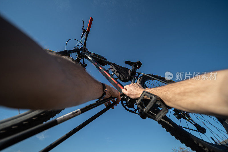 POV，山地自行车。