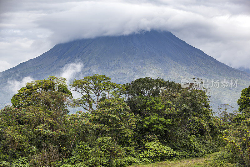 哥斯达黎加的阿雷纳尔火山