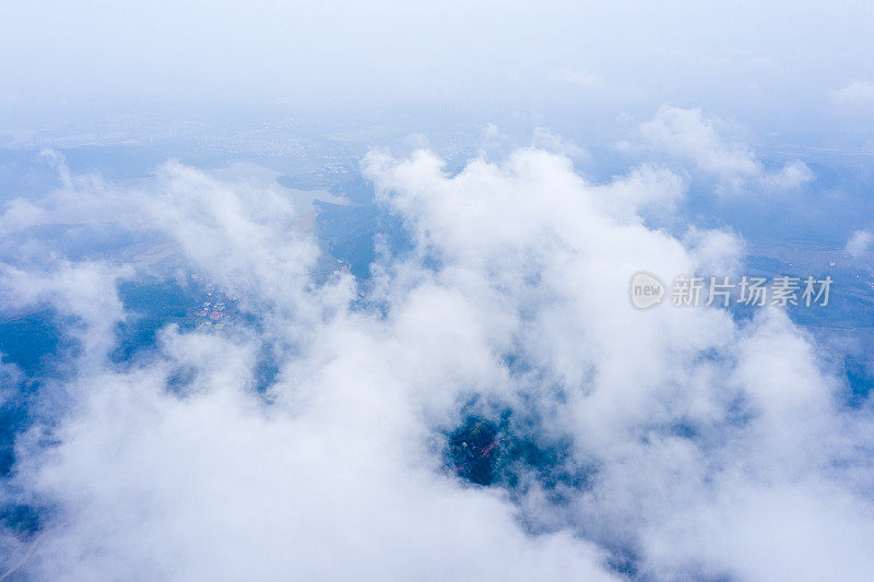 山景，大雾弥漫