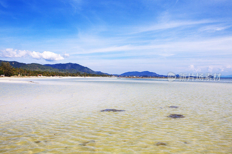 西苏梅岛的海岸线全景从海上北纳森