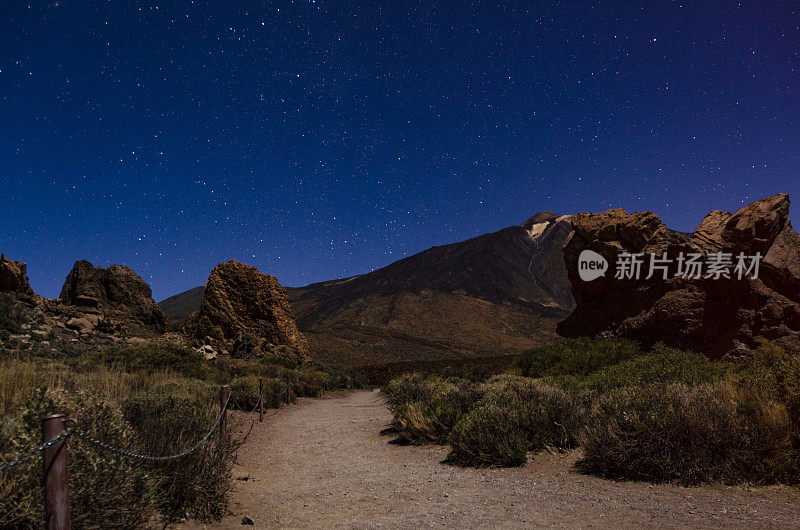 特内里费岛夜晚的泰德山