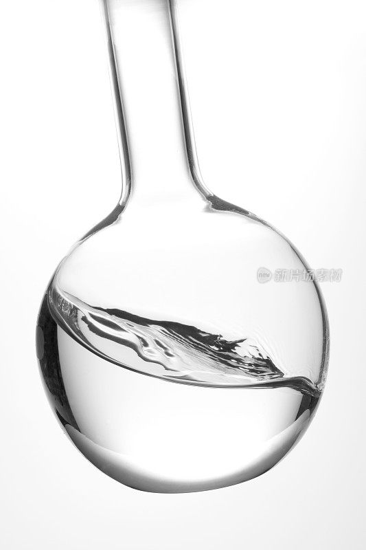 实验室玻璃器皿中的液体