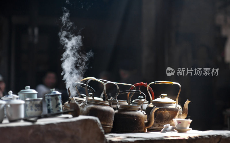 中国成都的老茶馆，炉子上的水壶
