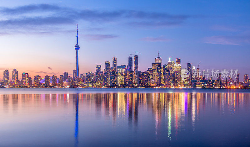 多伦多紫光天际线-加拿大安大略省多伦多