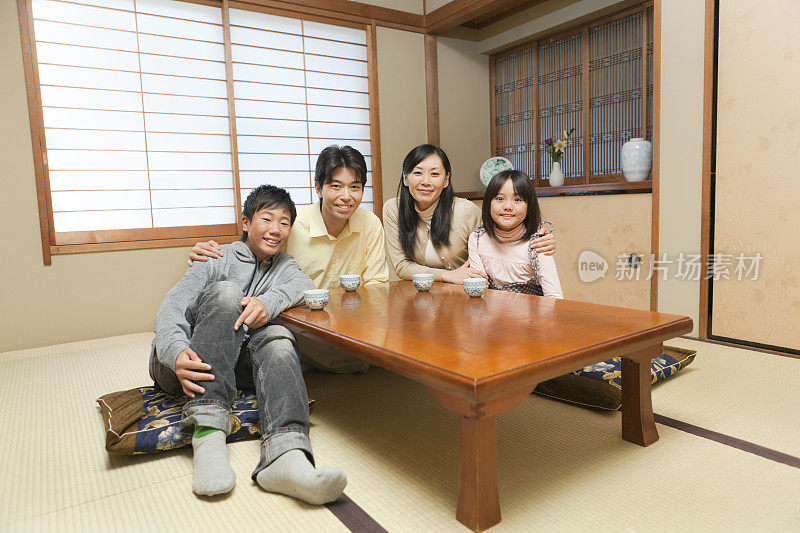 日本家庭在客厅的传统家庭室内赫兹