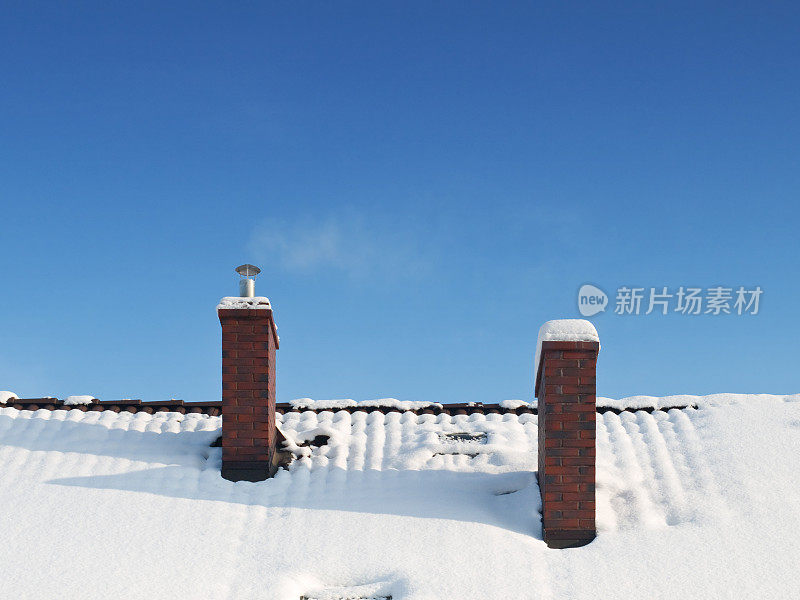 烟囱在雪