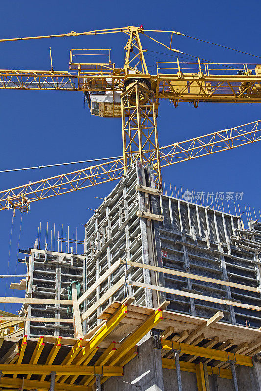 新的混凝土建筑正在建设中