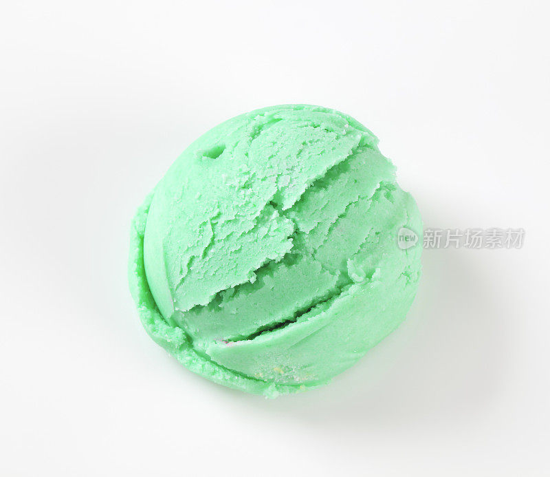 一勺绿色冰淇淋
